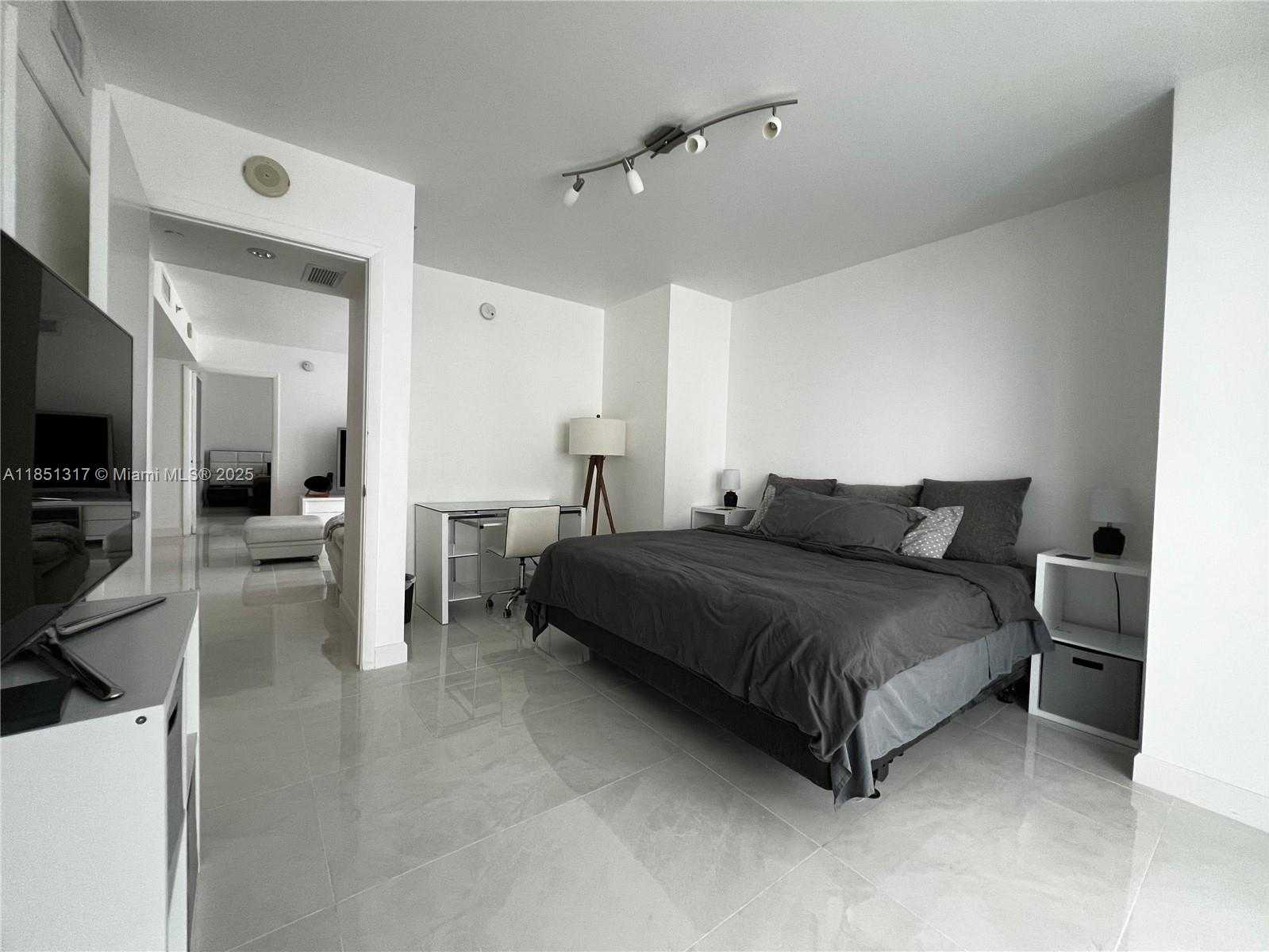 Small Image of 50 BISCAYNE BLVD #2601, Miami Number 31