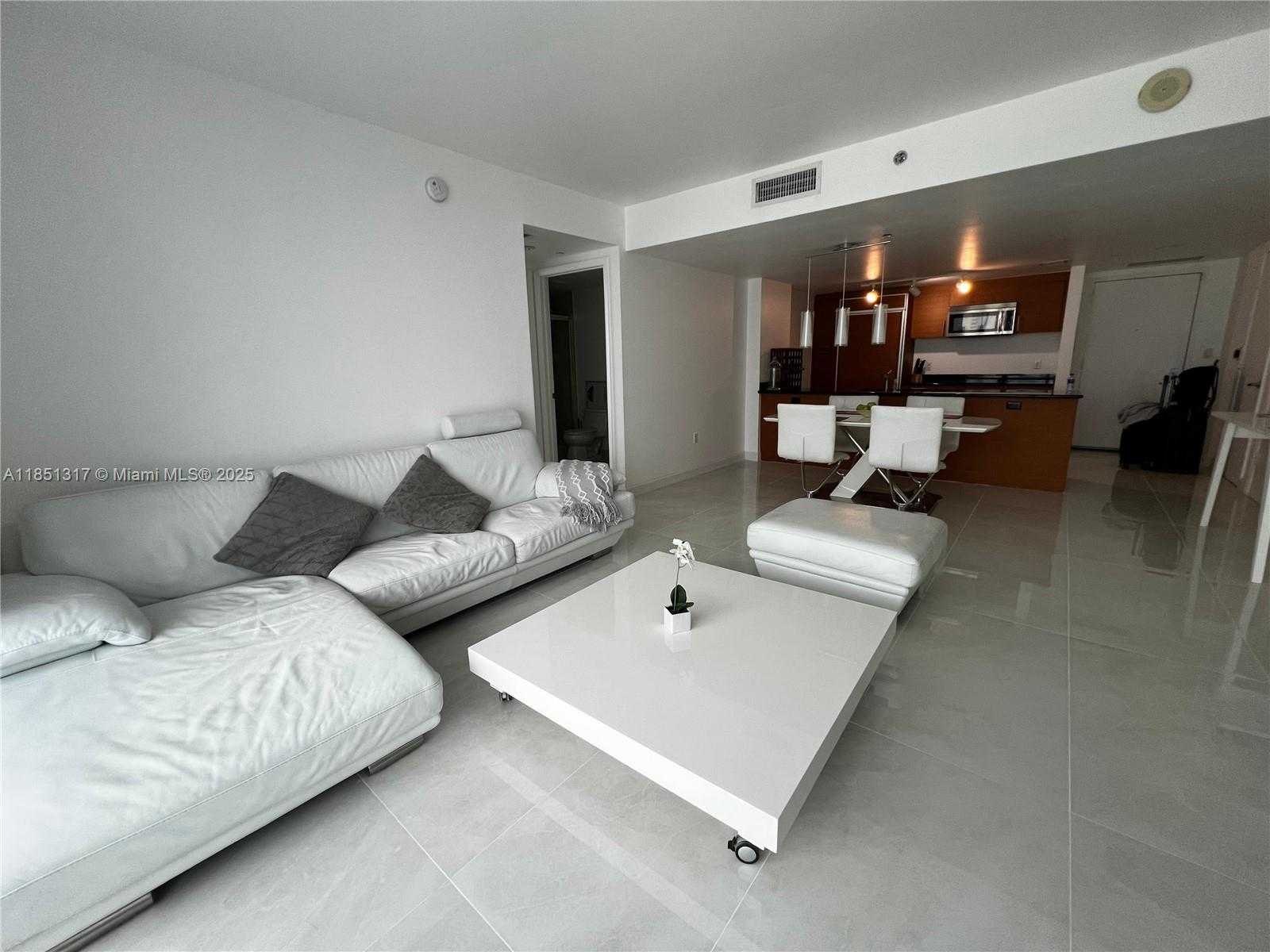 Small Image of 50 BISCAYNE BLVD #2601, Miami Number 7