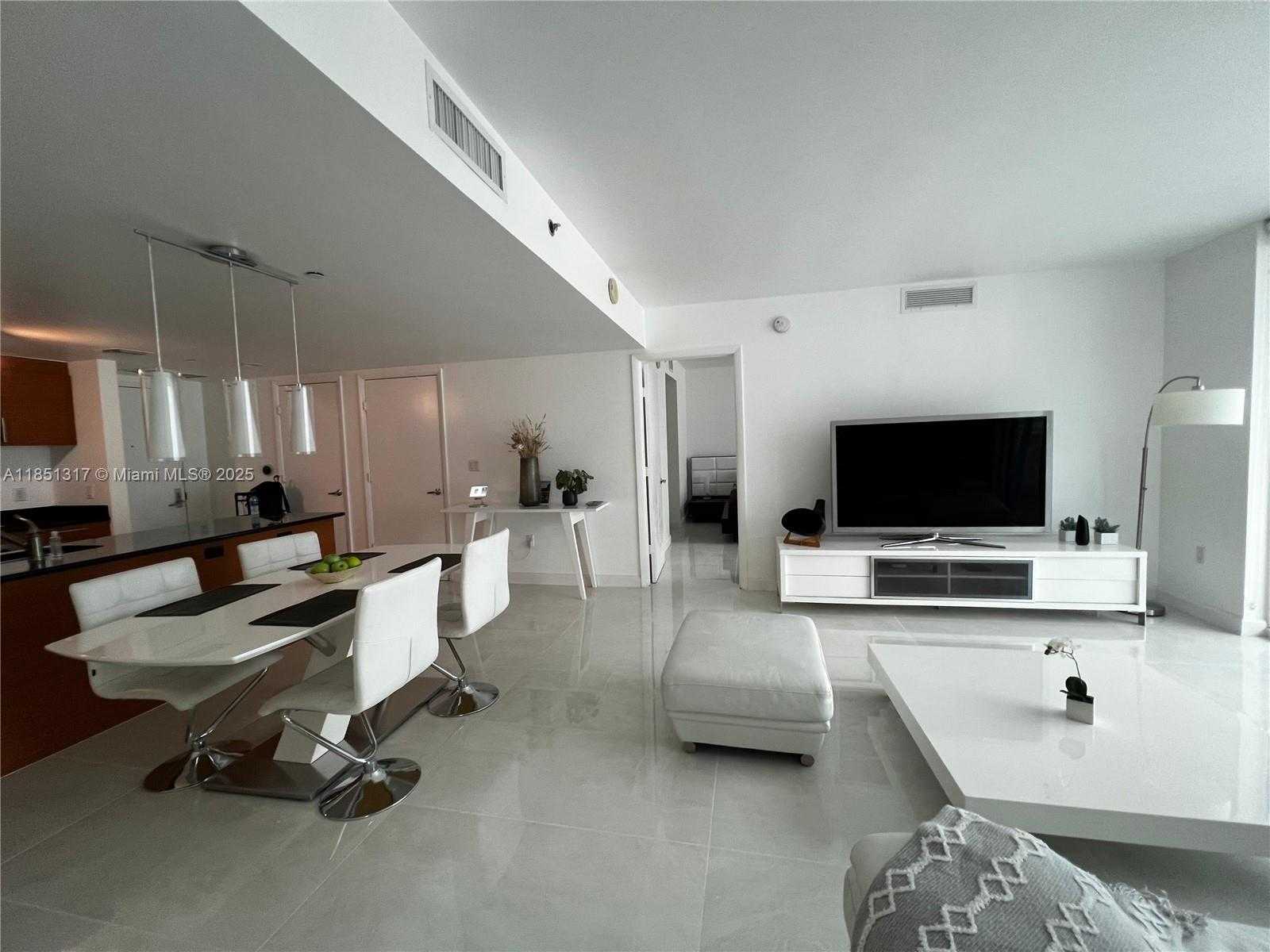Small Image of 50 BISCAYNE BLVD #2601, Miami Number 8