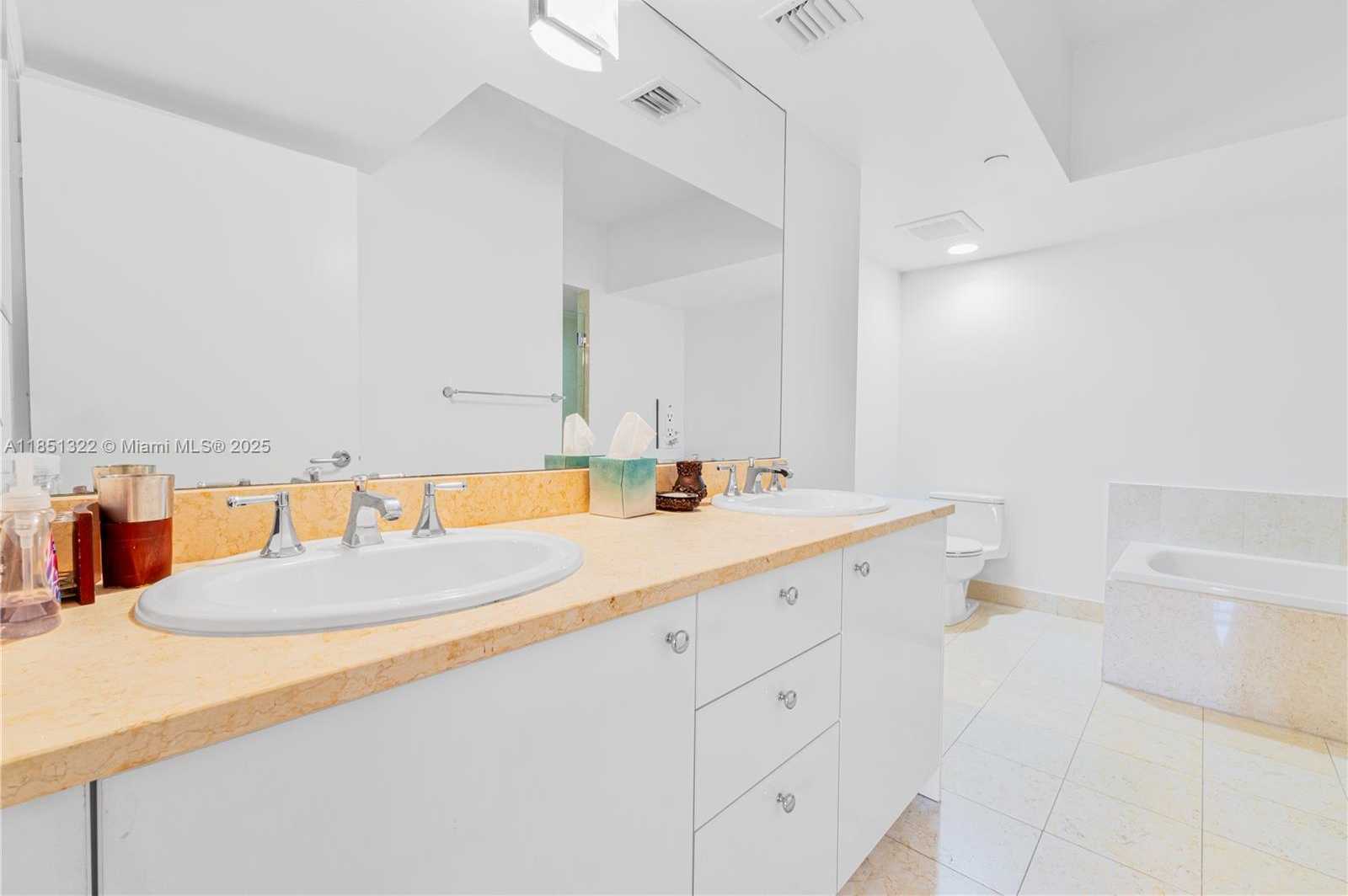 Small Image of 20000 EAST COUNTRY CLUB DR #1114, Aventura Number 12