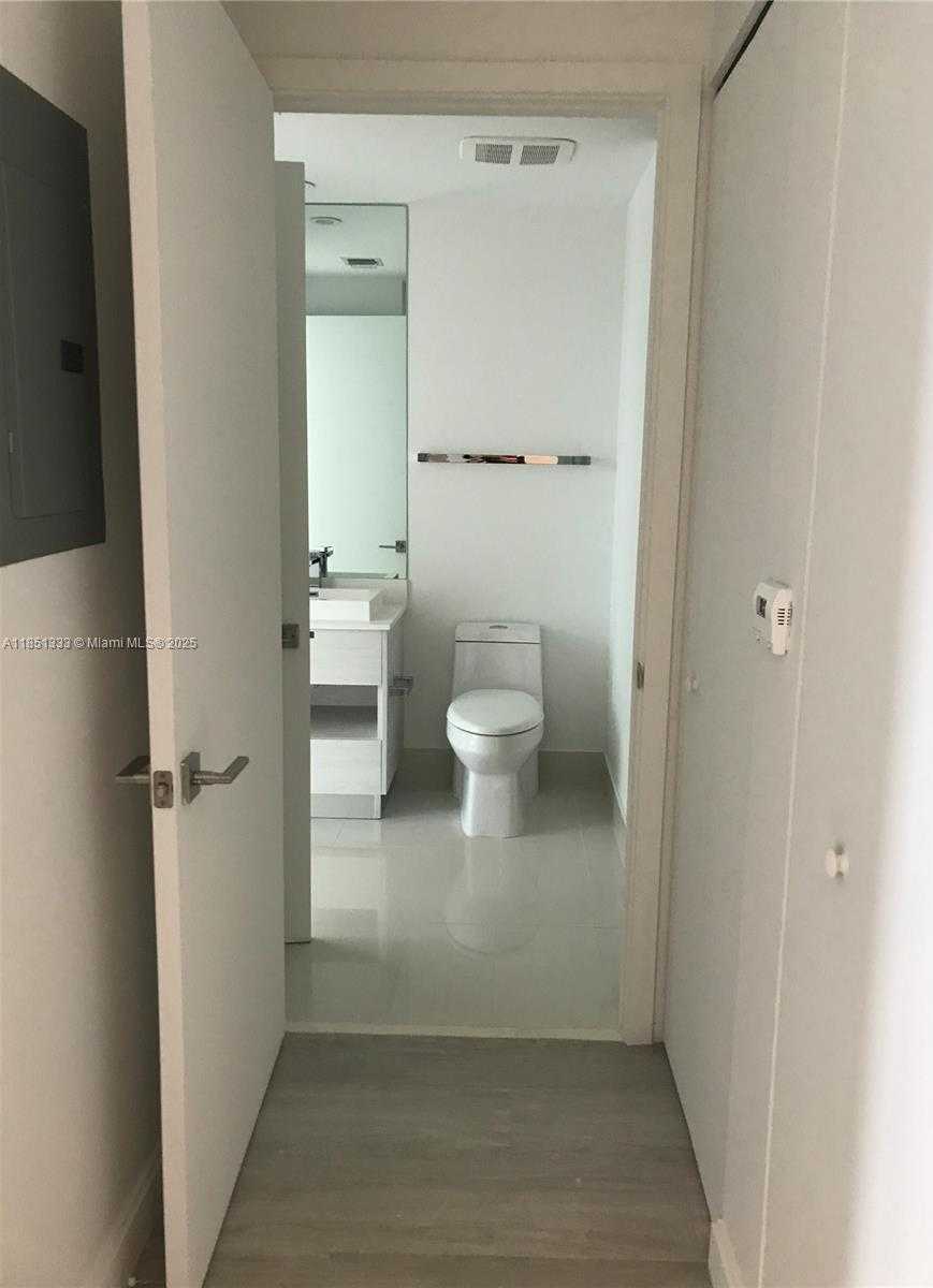 Small Image of 55 SOUTH WEST 9TH ST #2207, Miami Number 17