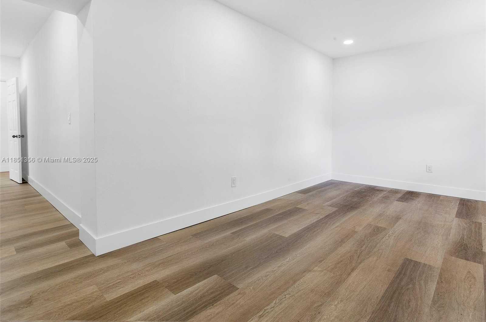 Small Image of 1528 NORTH EAST 145TH ST #B, Miami Number 11