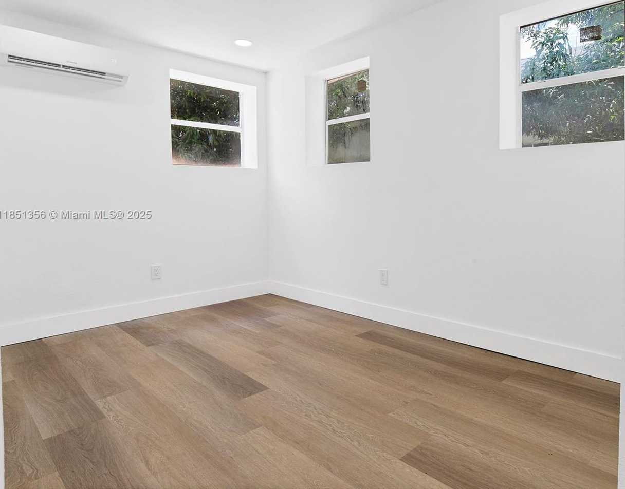 Small Image of 1528 NORTH EAST 145TH ST #B, Miami Number 13
