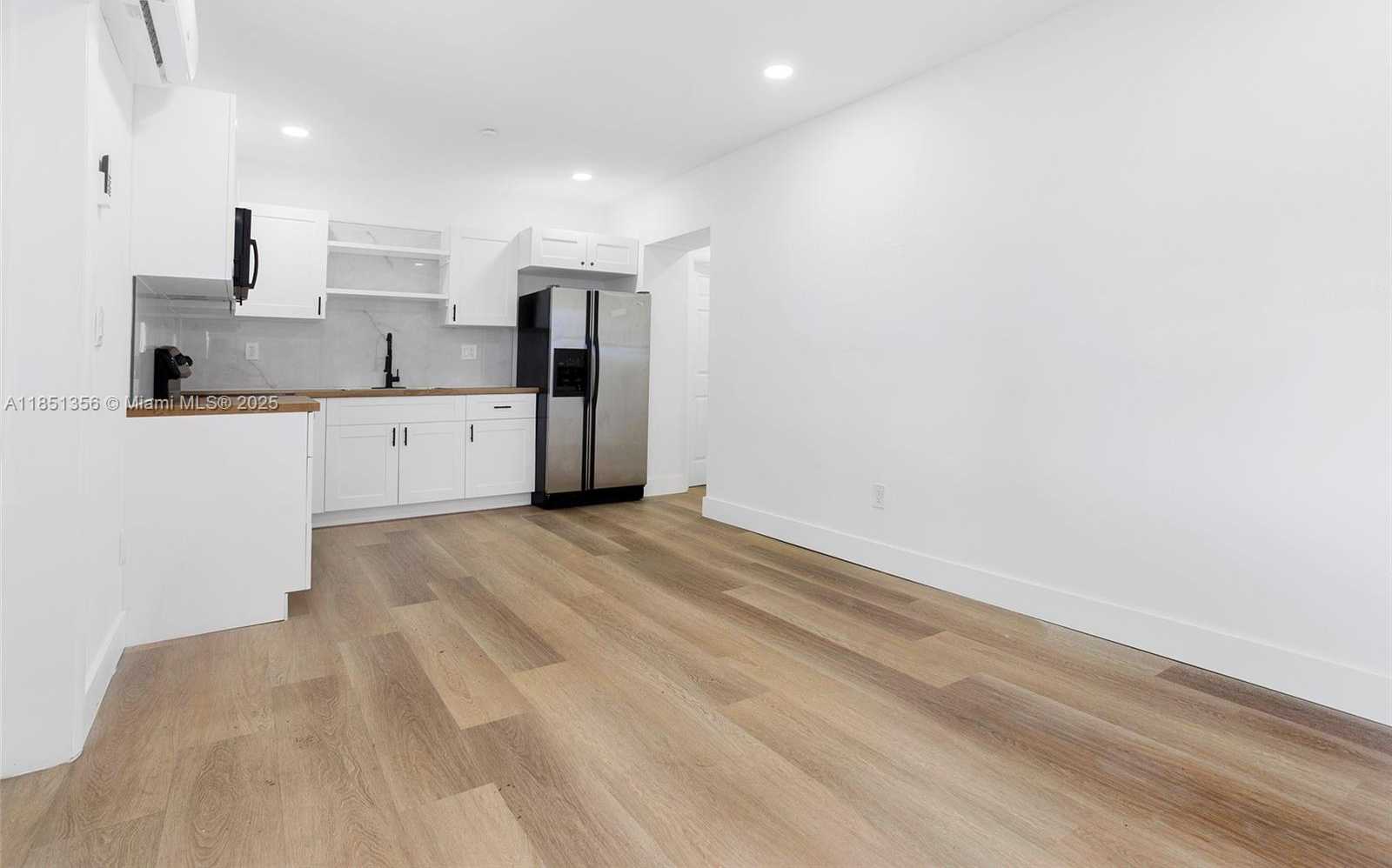 Small Image of 1528 NORTH EAST 145TH ST #B, Miami Number 6