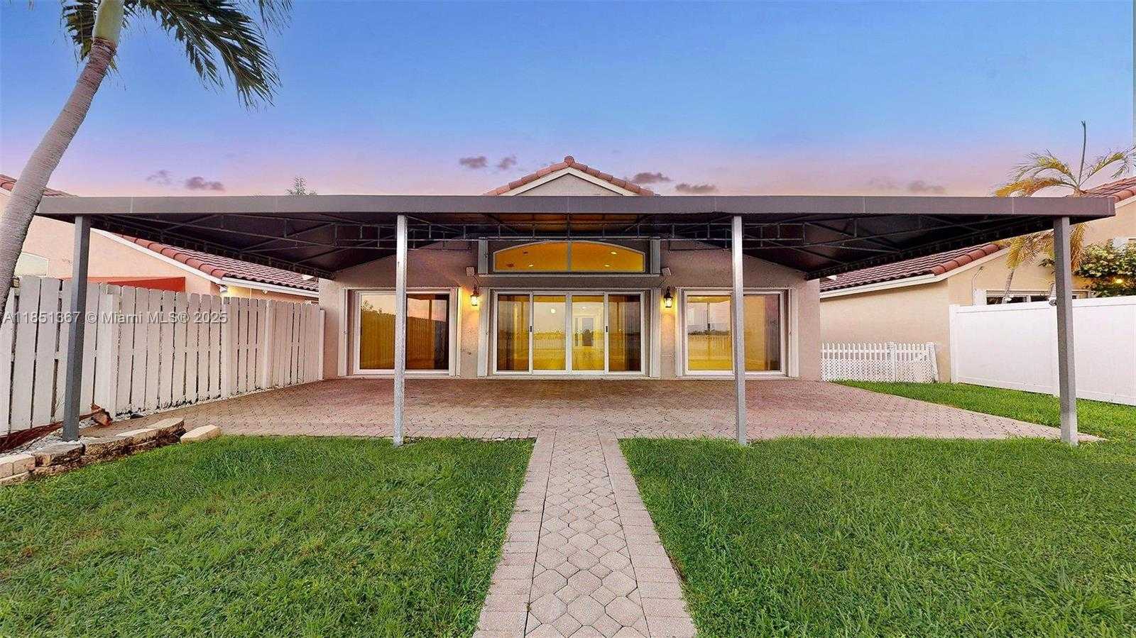 Small Image of 13524 SOUTH WEST 144TH TER, Miami Number 11
