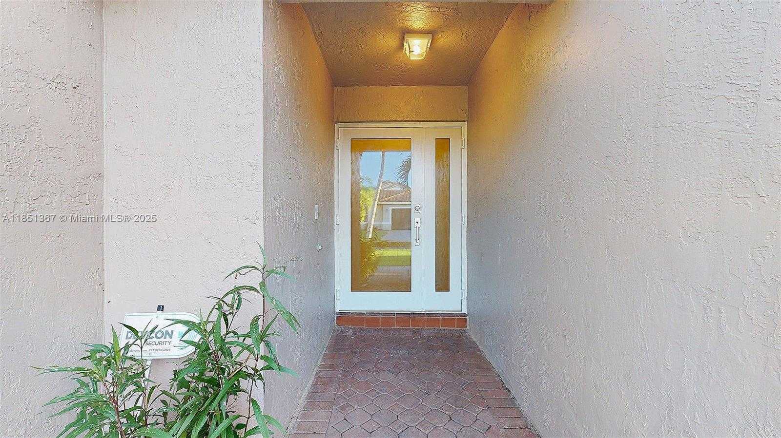 Small Image of 13524 SOUTH WEST 144TH TER, Miami Number 14