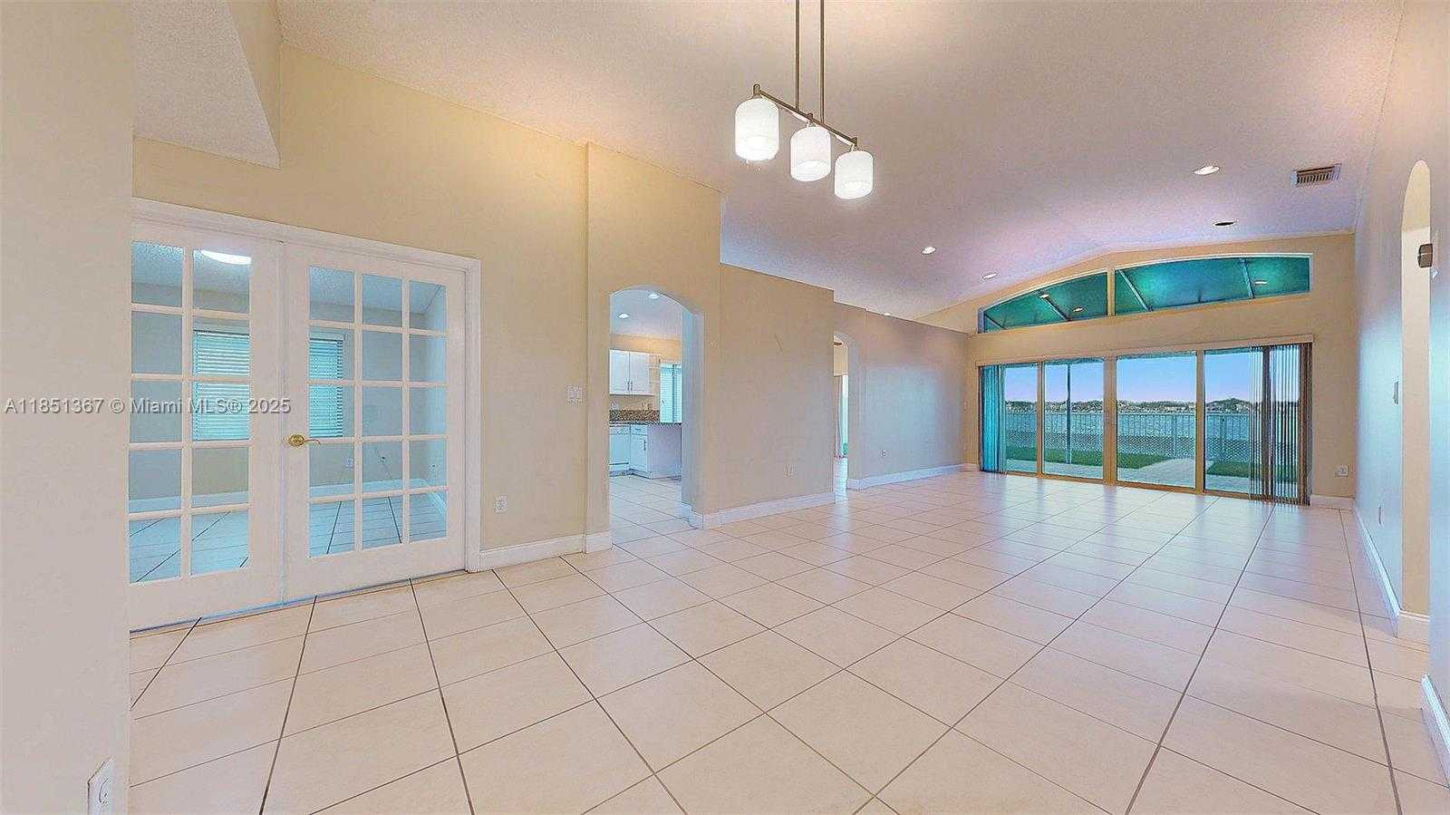 Small Image of 13524 SOUTH WEST 144TH TER, Miami Number 18