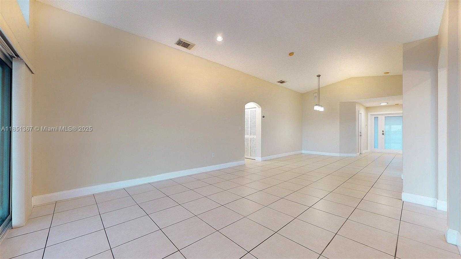 Small Image of 13524 SOUTH WEST 144TH TER, Miami Number 19