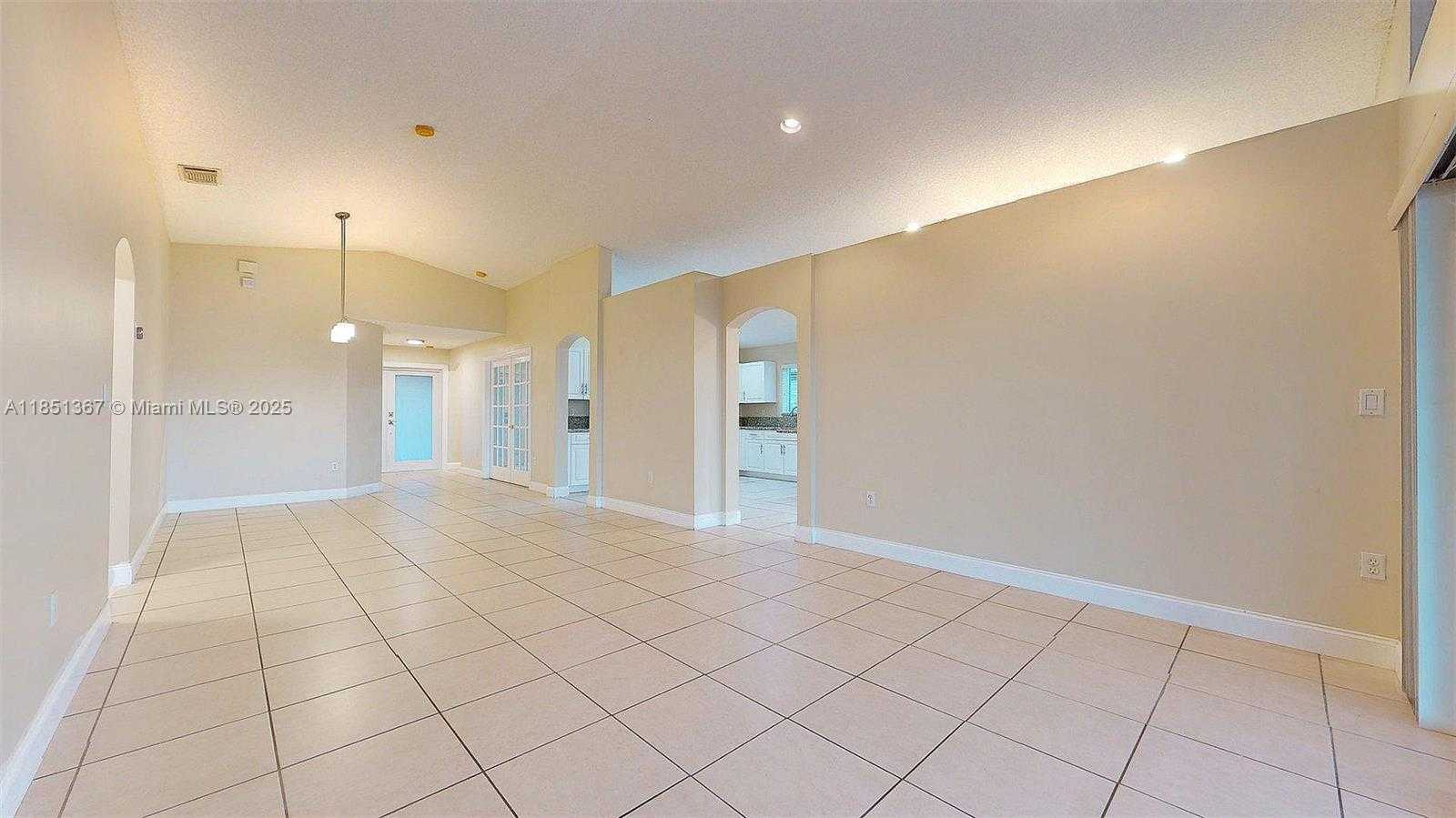 Small Image of 13524 SOUTH WEST 144TH TER, Miami Number 20