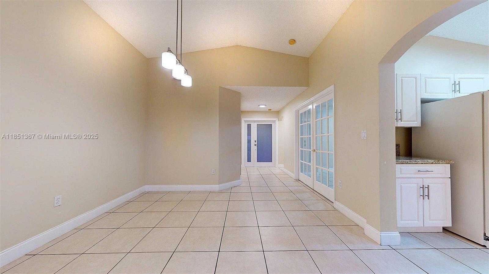 Small Image of 13524 SOUTH WEST 144TH TER, Miami Number 21
