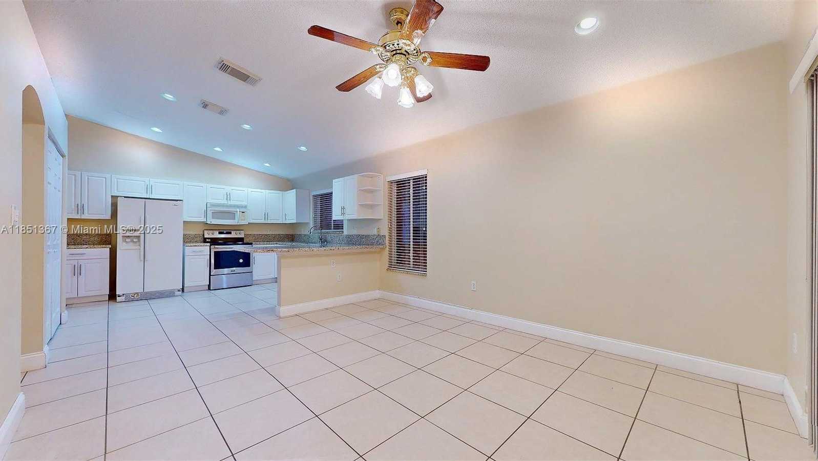 Small Image of 13524 SOUTH WEST 144TH TER, Miami Number 22