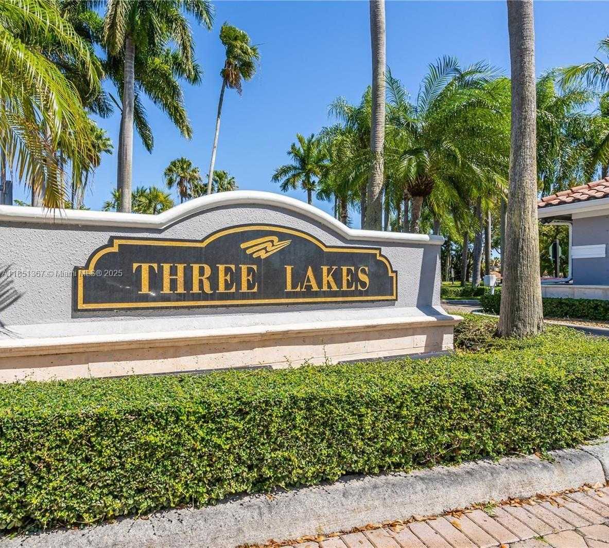 Small Image of 13524 SOUTH WEST 144TH TER, Miami Number 3