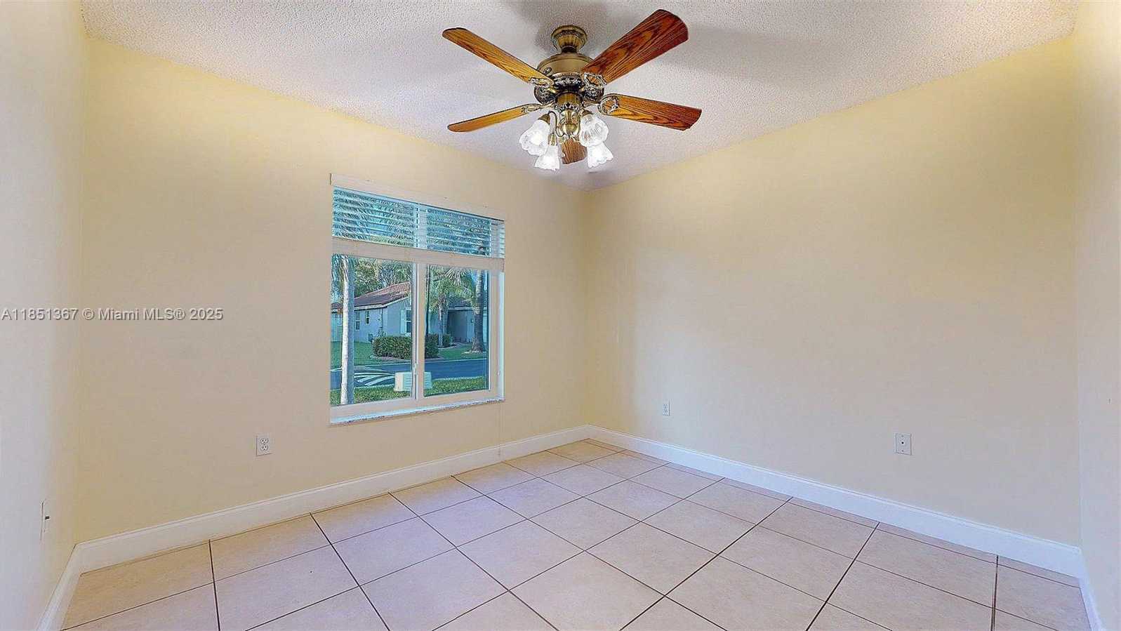 Small Image of 13524 SOUTH WEST 144TH TER, Miami Number 32