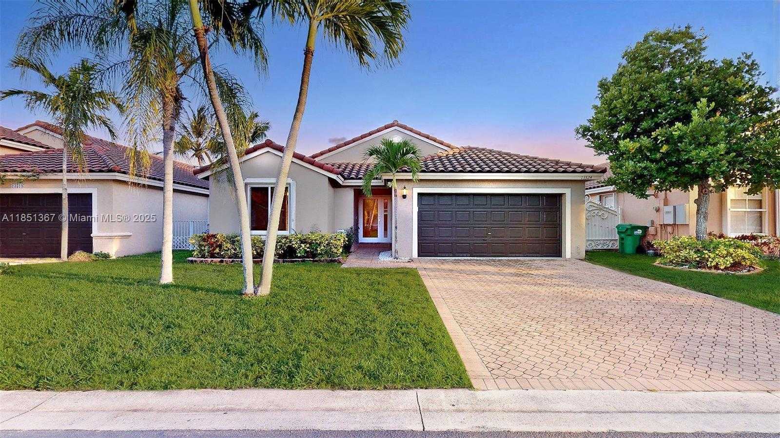 Small Image of 13524 SOUTH WEST 144TH TER, Miami Number 4