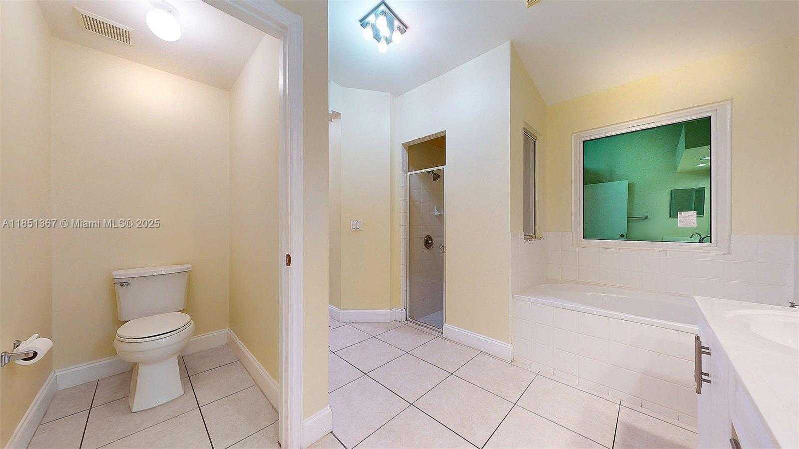 Small Image of 13524 SOUTH WEST 144TH TER, Miami Number 42