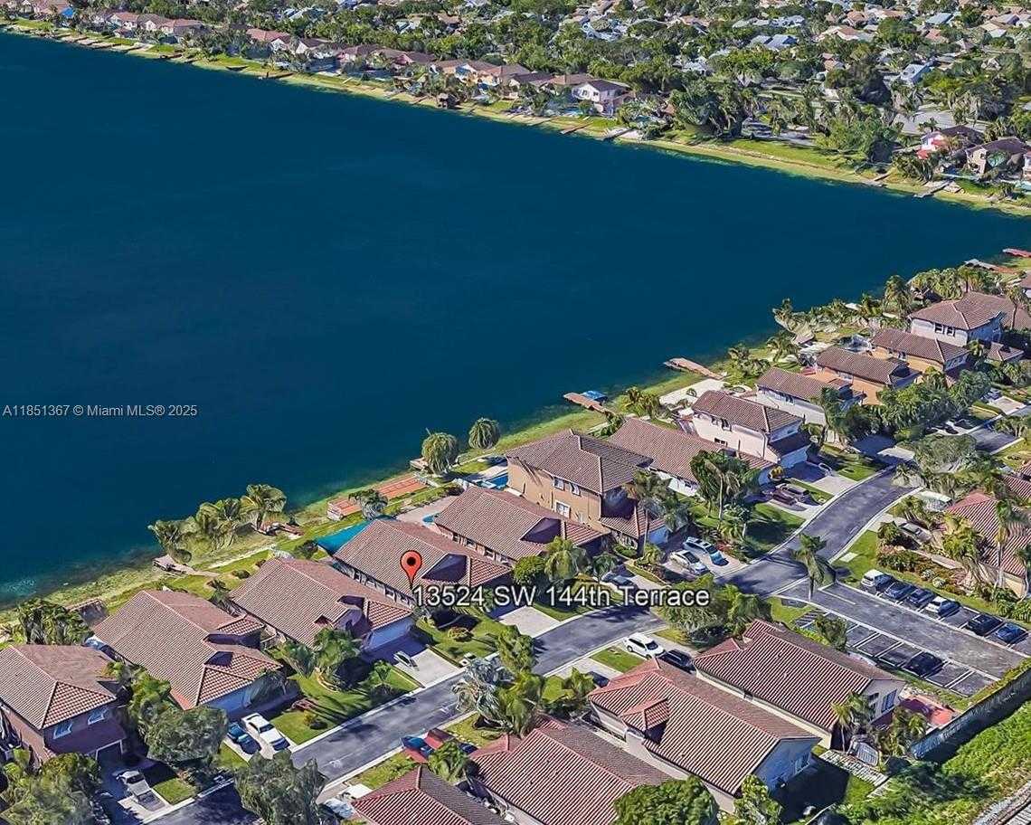 Small Image of 13524 SOUTH WEST 144TH TER, Miami Number 52