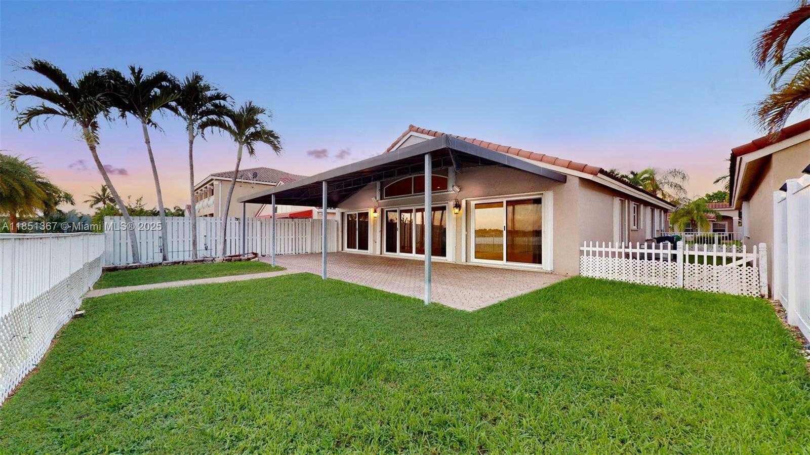 Small Image of 13524 SOUTH WEST 144TH TER, Miami Number 8