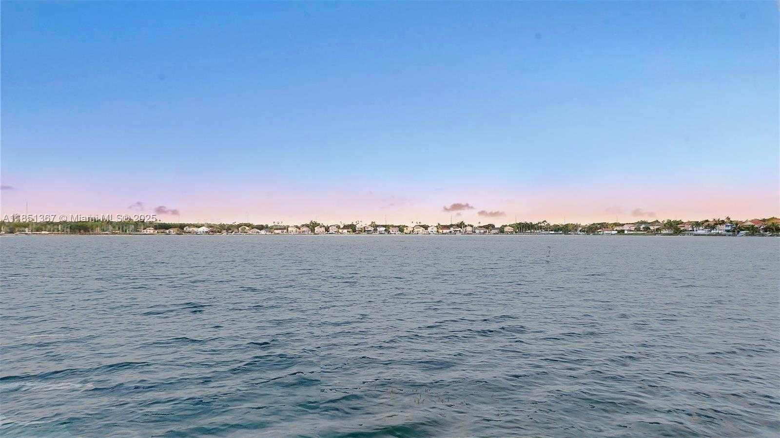 Small Image of 13524 SOUTH WEST 144TH TER, Miami Number 9