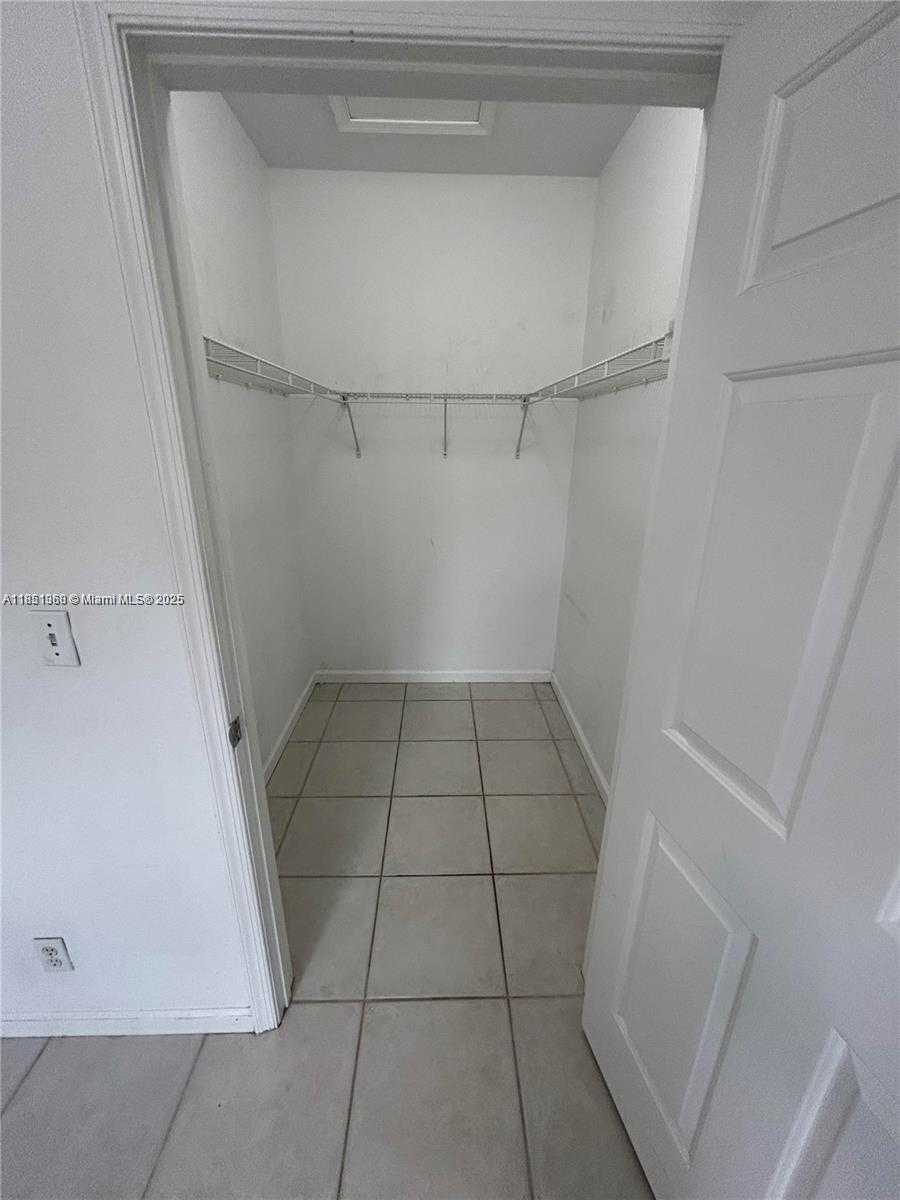 Small Image of 4802 WASHINGTON ST #10, Hollywood Number 11
