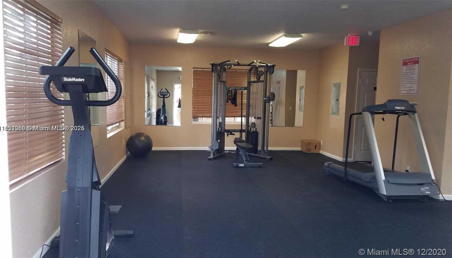 Small Image of 4802 WASHINGTON ST #10, Hollywood Number 16