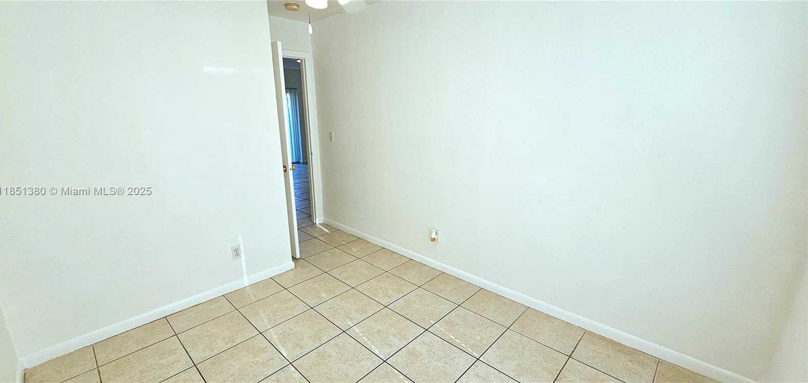 Small Image of 2311 COOLIDGE ST #B, Hollywood Number 11
