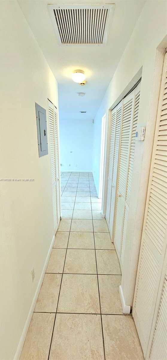 Small Image of 2311 COOLIDGE ST #B, Hollywood Number 25