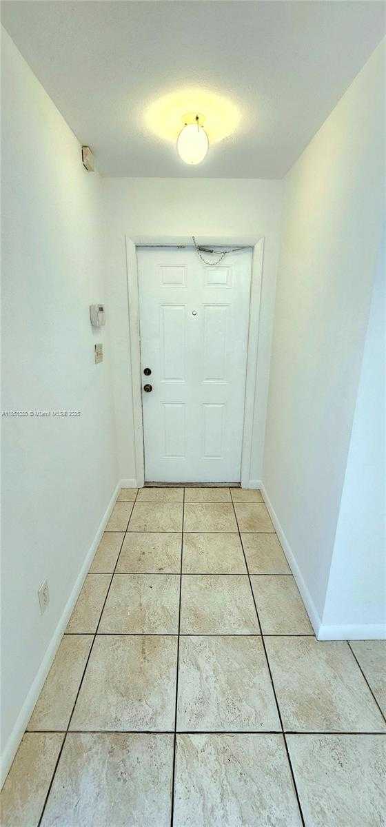 Small Image of 2311 COOLIDGE ST #B, Hollywood Number 5