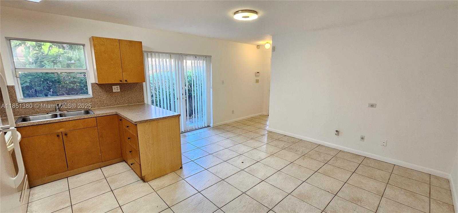 Small Image of 2311 COOLIDGE ST #B, Hollywood Number 7