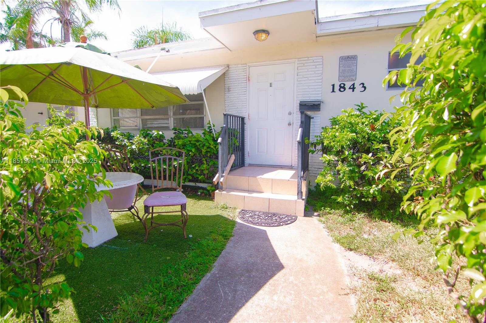 Small Image of 1843 CLEVELAND ST #1-3, Hollywood Number 2