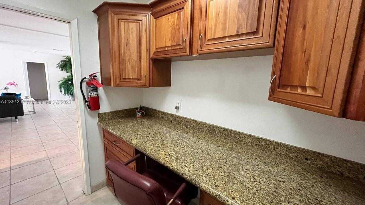 Small Image of 2424 SOUTH EAST 9TH ST #2424, Pompano Beach Number 19