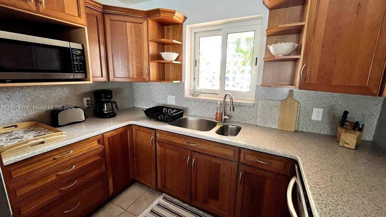 Small Image of 2424 SOUTH EAST 9TH ST #2424, Pompano Beach Number 22