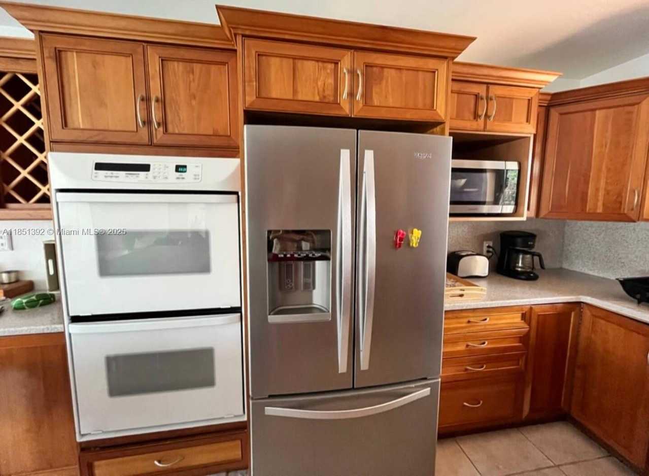 Small Image of 2424 SOUTH EAST 9TH ST #2424, Pompano Beach Number 23