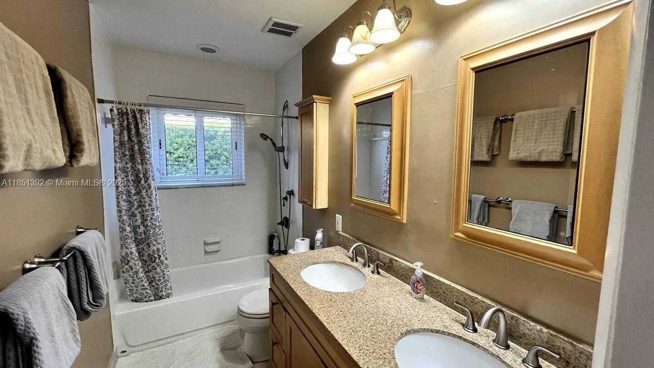 Small Image of 2424 SOUTH EAST 9TH ST #2424, Pompano Beach Number 33