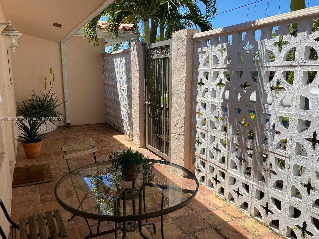 Small Image of 2424 SOUTH EAST 9TH ST #2424, Pompano Beach Number 35