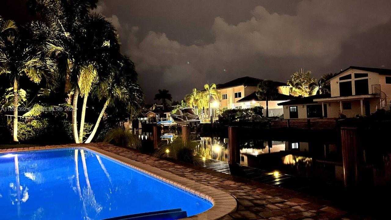 Small Image of 2424 SOUTH EAST 9TH ST #2424, Pompano Beach Number 8