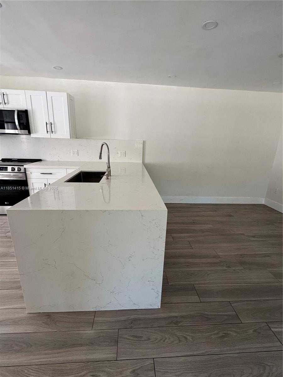Small Image of 1767 NORTH WEST 93RD ST, Miami Number 11