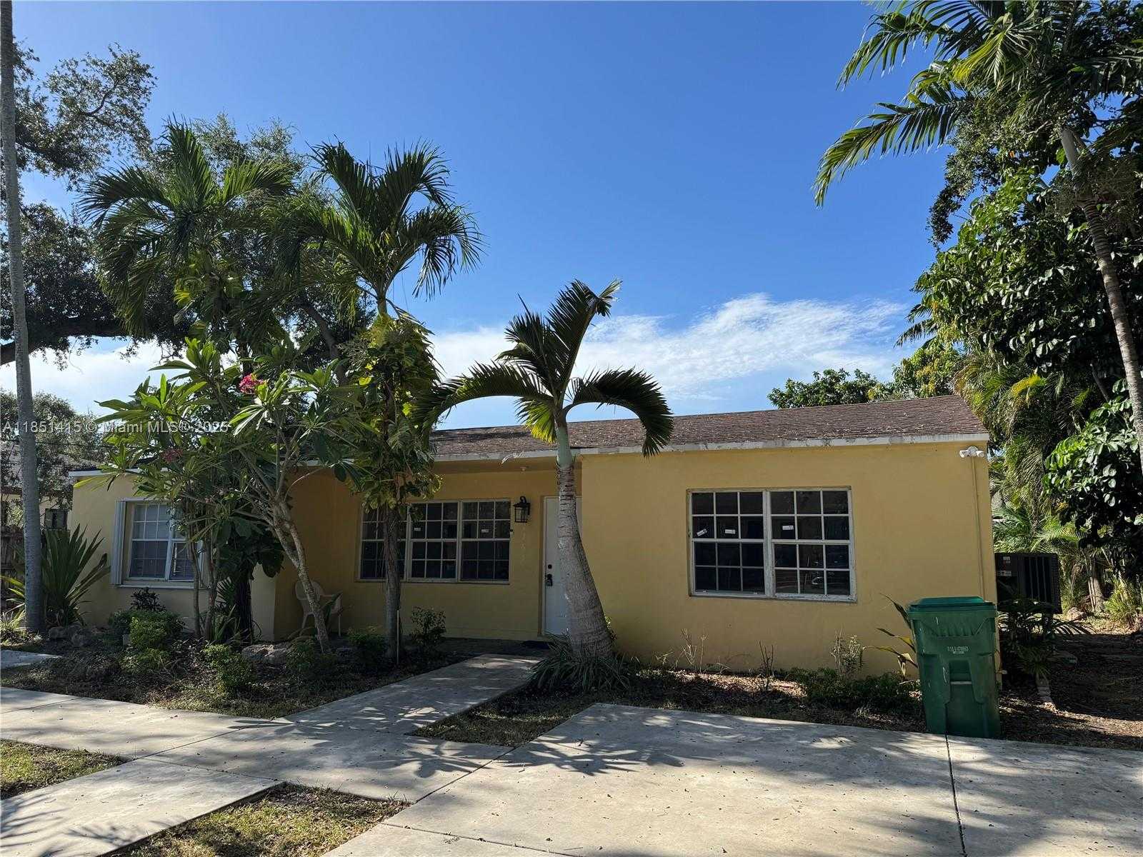 Small Image of 1767 NORTH WEST 93RD ST, Miami Number 2