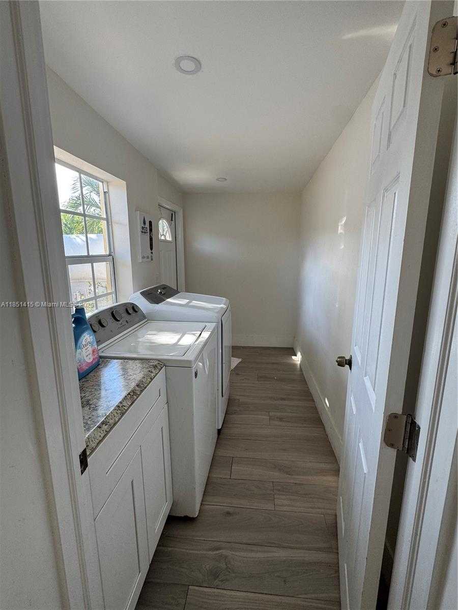 Small Image of 1767 NORTH WEST 93RD ST, Miami Number 25