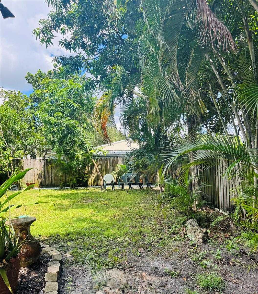 Small Image of 1767 NORTH WEST 93RD ST, Miami Number 32