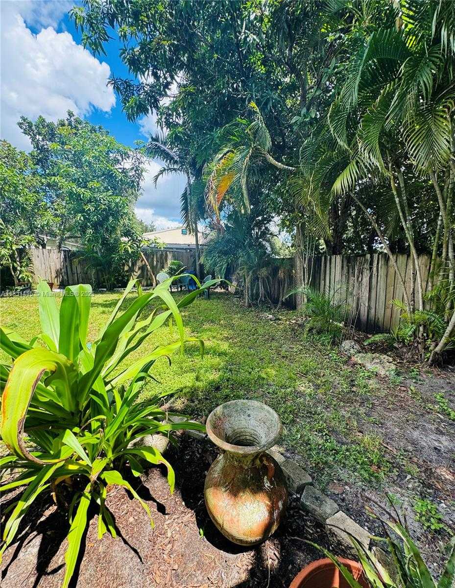 Small Image of 1767 NORTH WEST 93RD ST, Miami Number 34