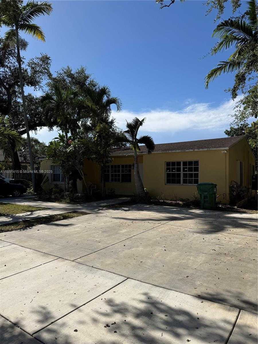 Small Image of 1767 NORTH WEST 93RD ST, Miami Number 4