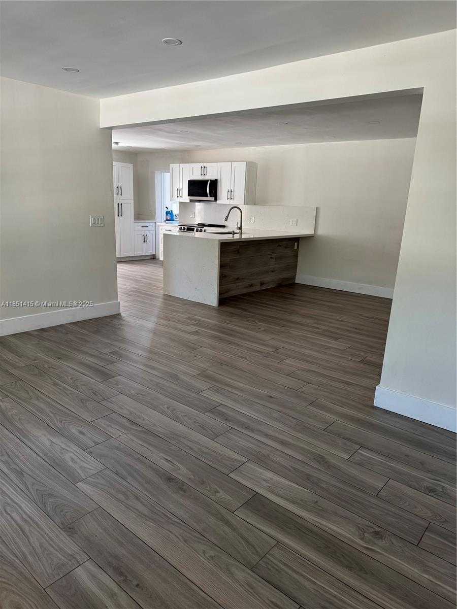 Small Image of 1767 NORTH WEST 93RD ST, Miami Number 8