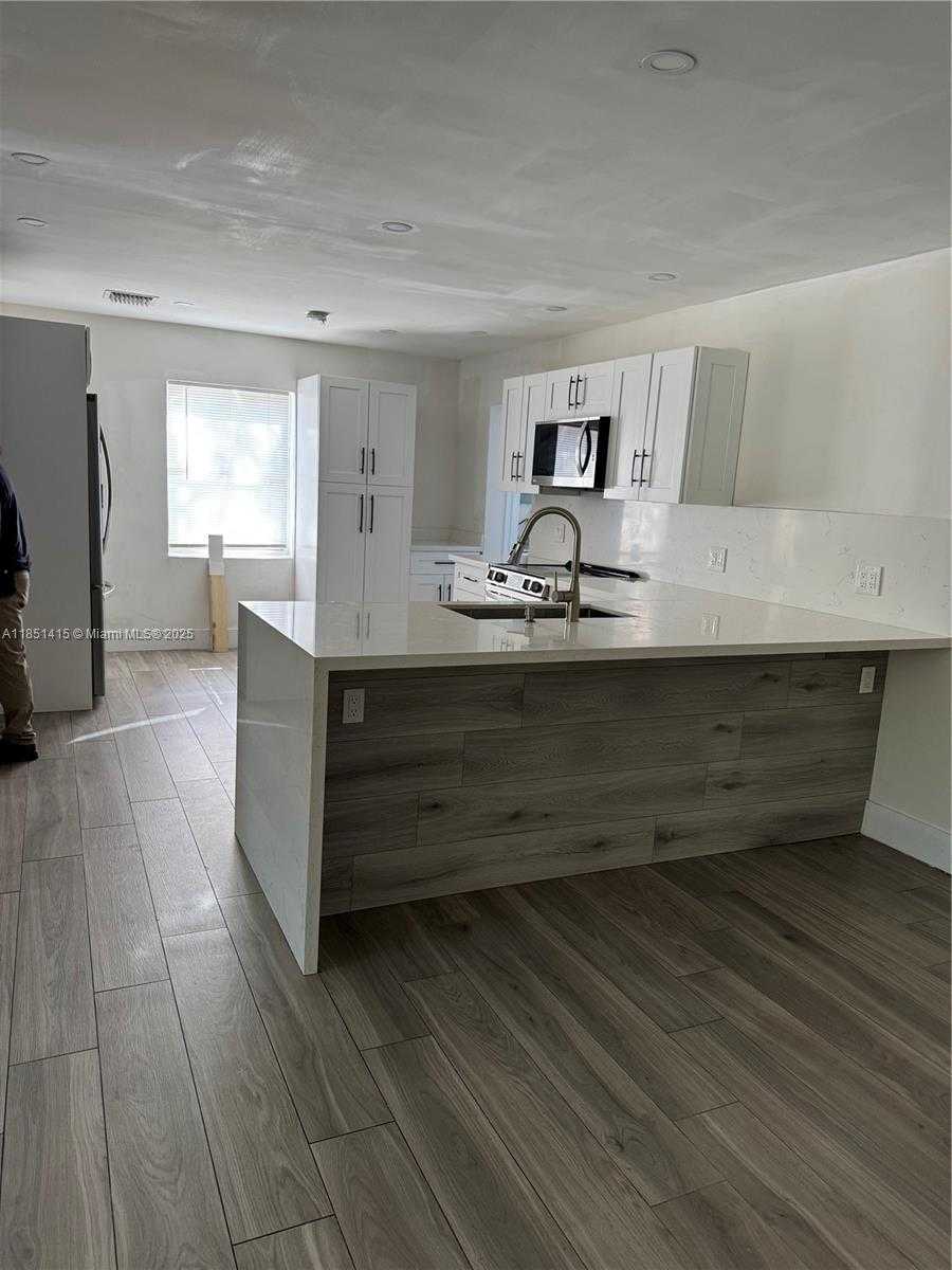 Small Image of 1767 NORTH WEST 93RD ST, Miami Number 9