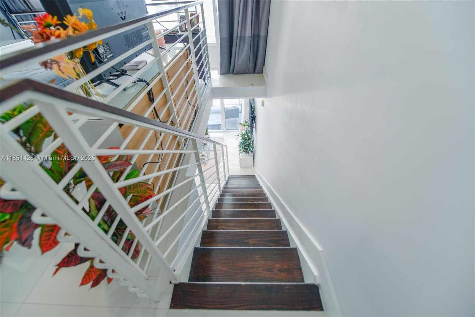 Small Image of 60 SOUTH WEST 13TH ST #2404, Miami Number 13