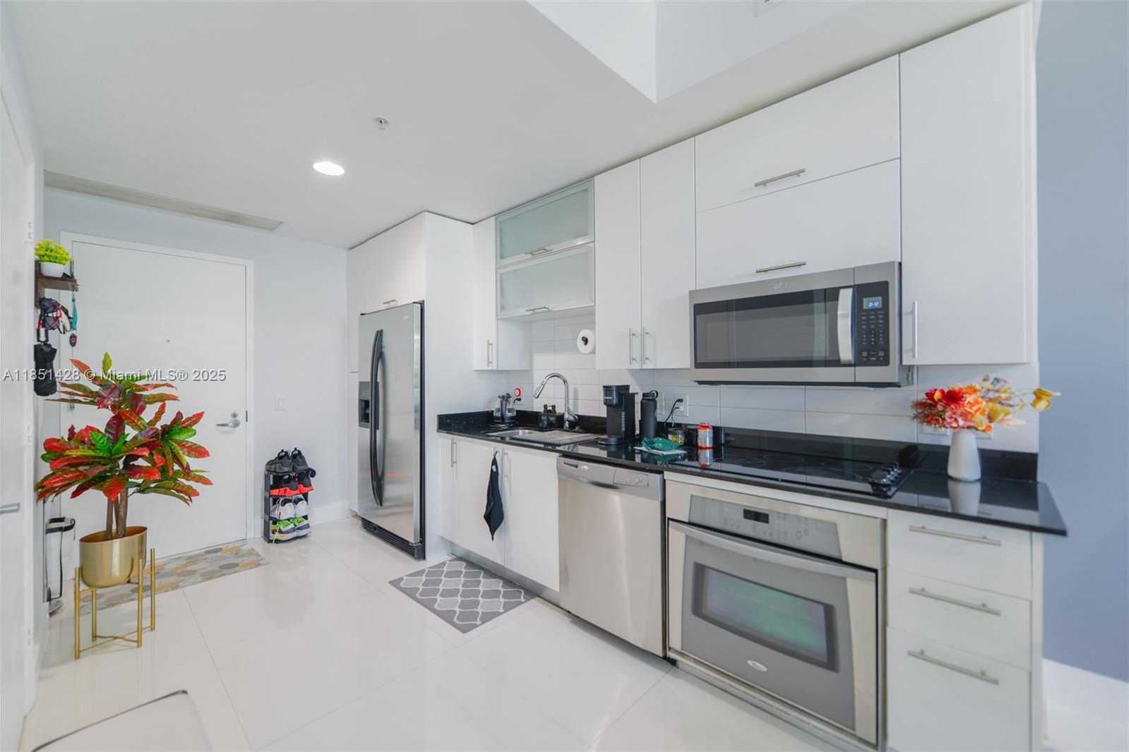 Small Image of 60 SOUTH WEST 13TH ST #2404, Miami Number 7