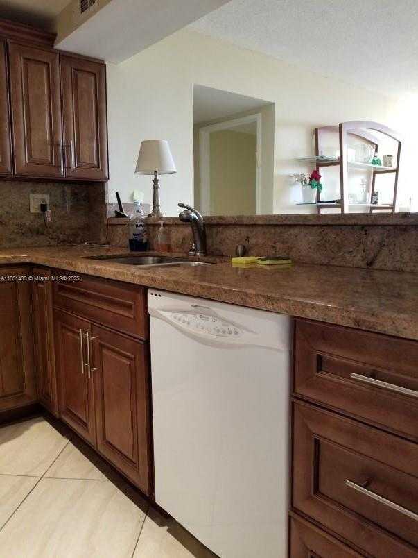 Small Image of 500 THREE ISLANDS BLVD #414, Hallandale Beach Number 3