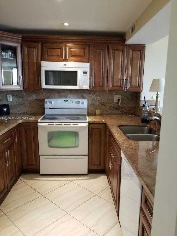 Small Image of 500 THREE ISLANDS BLVD #414, Hallandale Beach Number 4