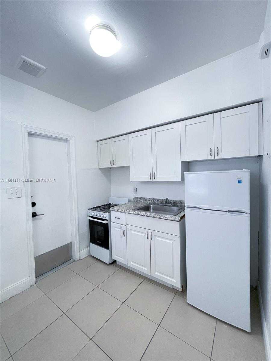 Small Image of 2499 SOUTH WEST 27TH ST #9, Miami Number 11