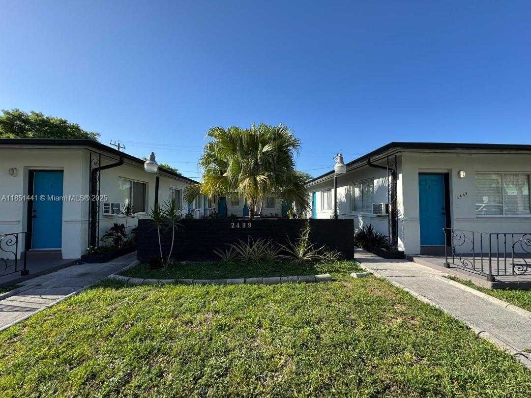 Small Image of 2499 SOUTH WEST 27TH ST #9, Miami Number 3