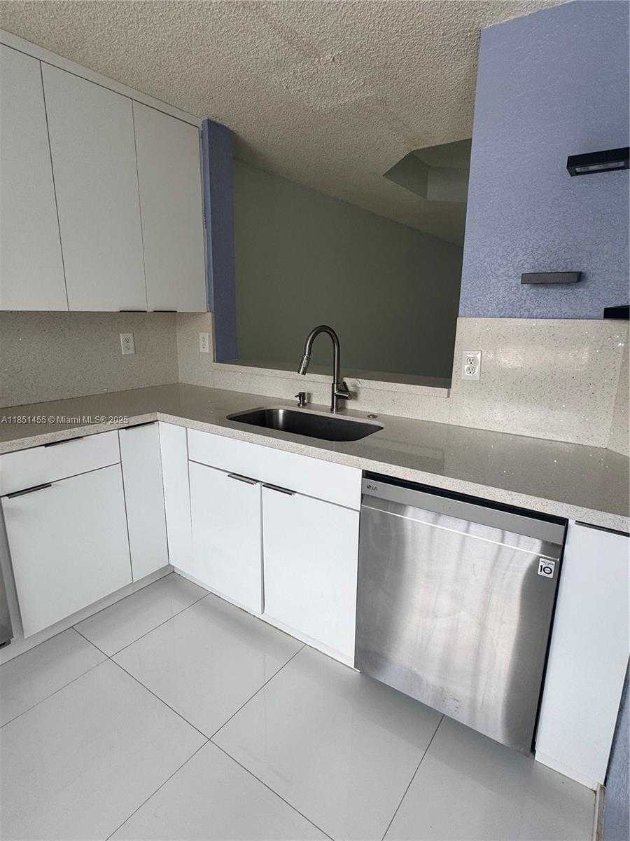 Small Image of 14059 SOUTH WEST 120TH CT #7-18, Miami Number 5